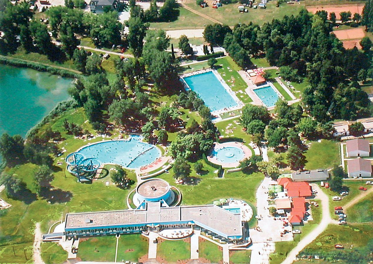 Hotel Therma Dunajska Streda Exterior photo